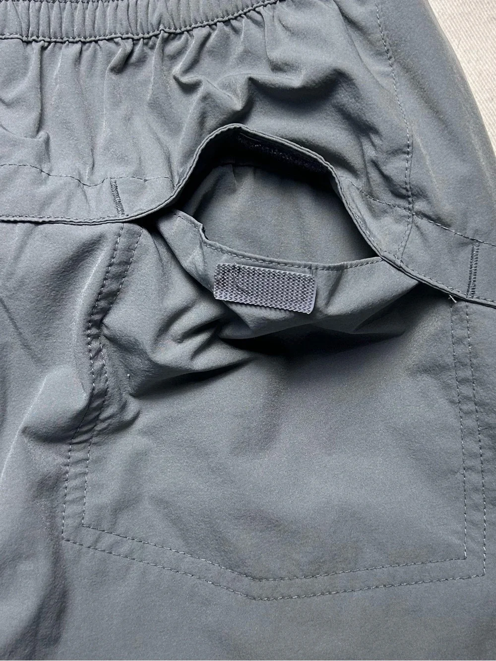 BALEAF Performance Shorts Men’s XS 5” Gray Zipper Pockets
